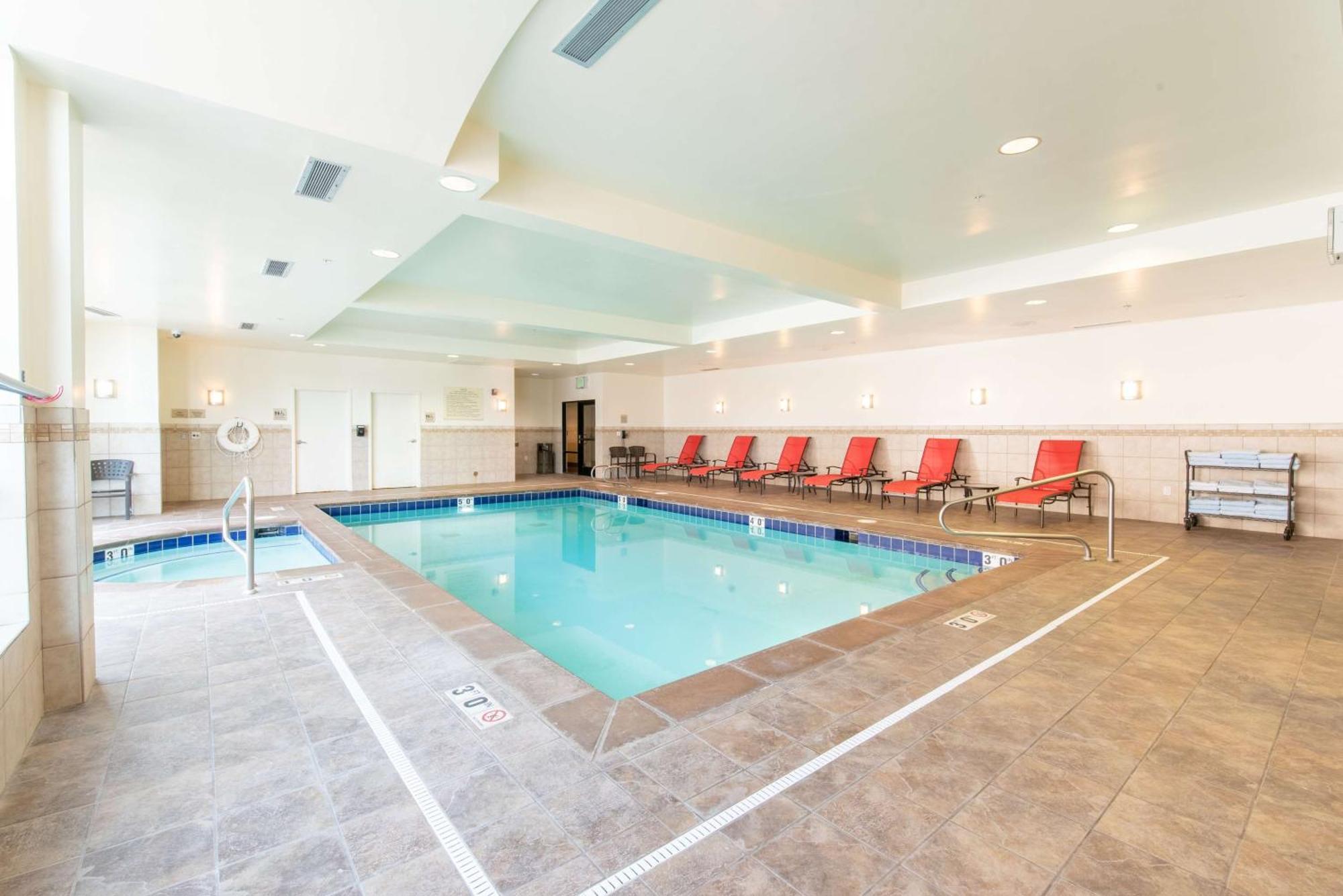 Hilton Garden Inn Огден Экстерьер фото